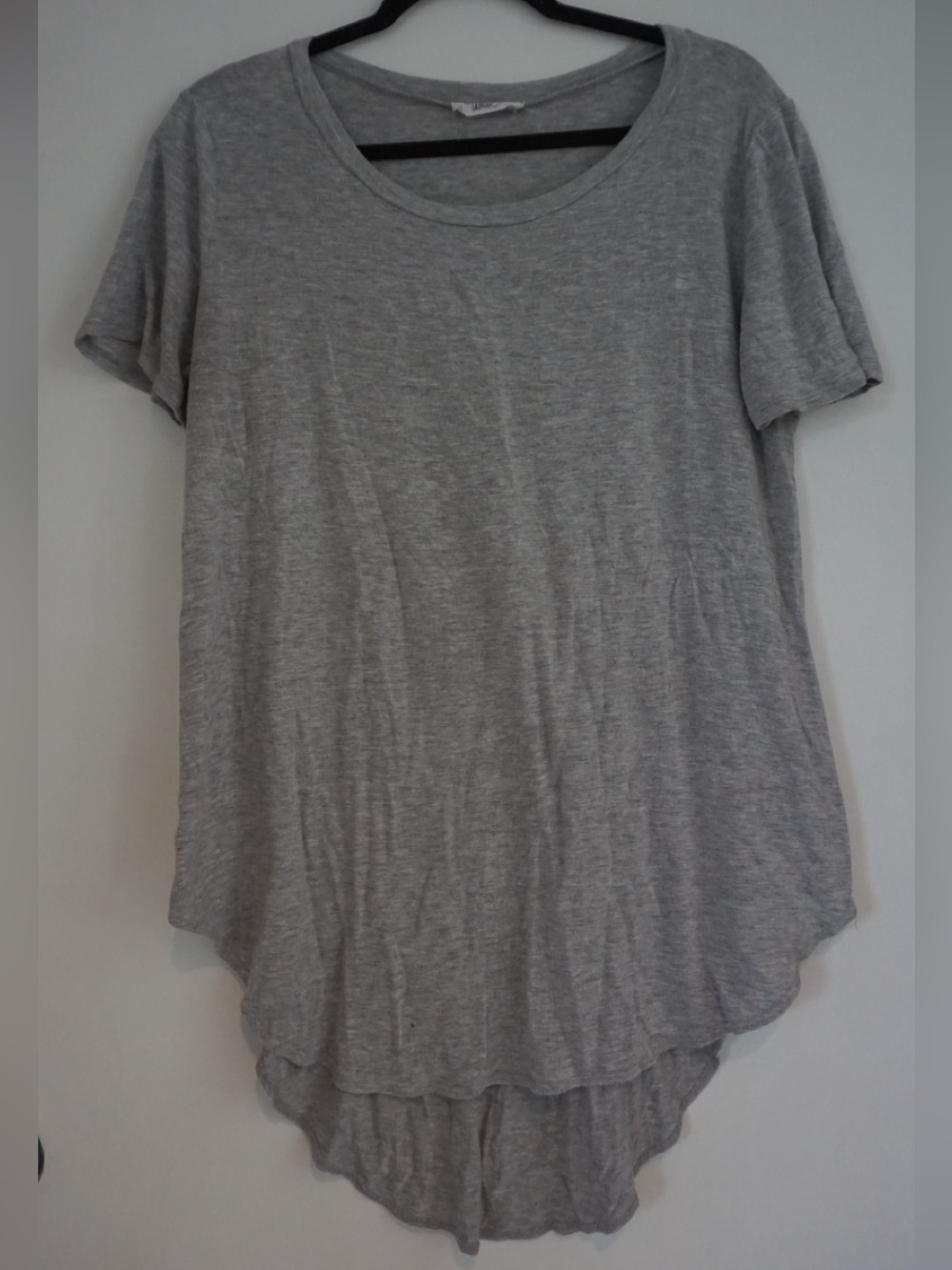 TALULAH Light Heather Gray Scoop Neck Short Sleeve Tee